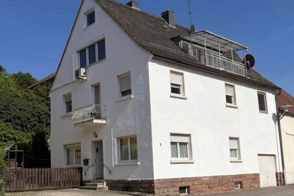Wohnen, wo andere Urlaub machen – Mehrfamilienhaus mit 3 Wohneinheiten im Herzen des Pfälzerwaldes