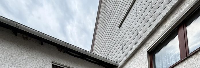 Großes Fachwerkhaus mit Anbau - viel Potential für Tierliebhaber und Selbständige – Hauseigang