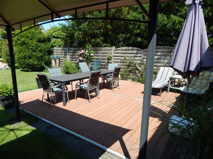 Elmshorn’da çok yönlü tek veya iki ailelik ev – Aile, home office veya kısmi kiralama için alan! – Garten