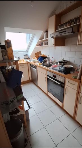Provisionsfreie, energieeffiziente 3,5-Zimmer-Maisonette-Wohnung auf der Schillerhoehe in Marbach – Kueche