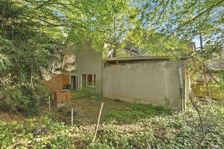 Sanierungsbedürftiges Reihenendhaus mit Garage in Köln-Heimersdorf (Erbpachtgrundstück) – Garten