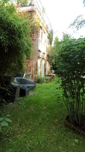 Wohnerlebnis am Jenischpark: traumhafte Erdgeschoßwohnung mit eigenem Garten von Privat – Eigener Garten
