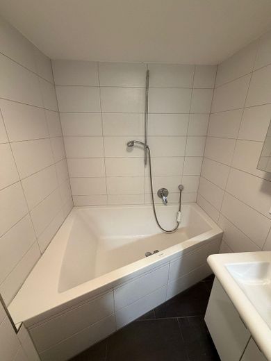 Bad mit großer Eckbadewanne