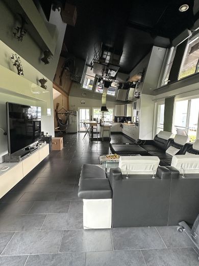 Immobile commerciale 2 capannoni 300 + 450 m² casa unifamiliare 188 m² – Wohnzimmer - Küche