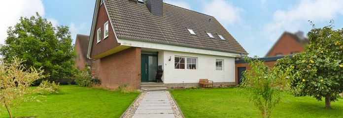Ampio spazio per la vostra famiglia: curata casa unifamiliare di 5 locali su un terreno spazioso
