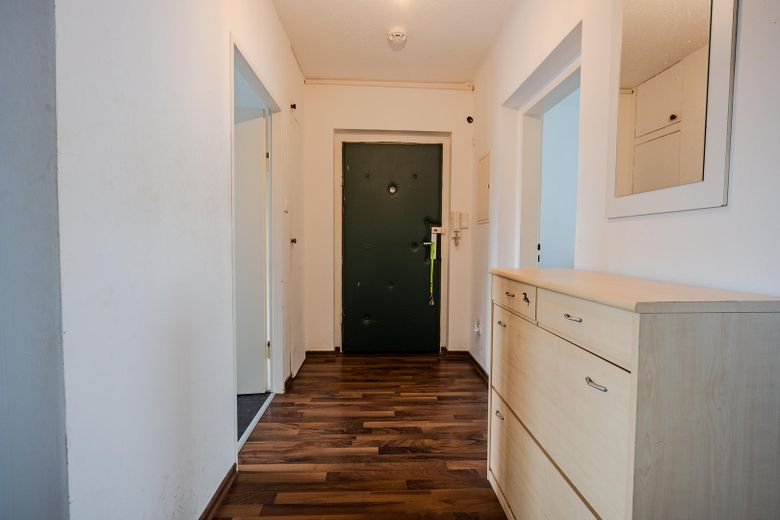WG-geeignete 3-Zimmer-Wohnung mit zwei Balkonen in Nürnberg – Eingangsbereich