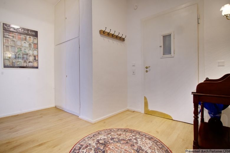 Möblierte 3-Zimmer-Wohnung mit Balkon und Einzelgarage, schöne und zentrale Lage in Düsseldorf – 4d6d01be40b7f06a5d0ef6e9b7601f2e6f85b35b.jpg