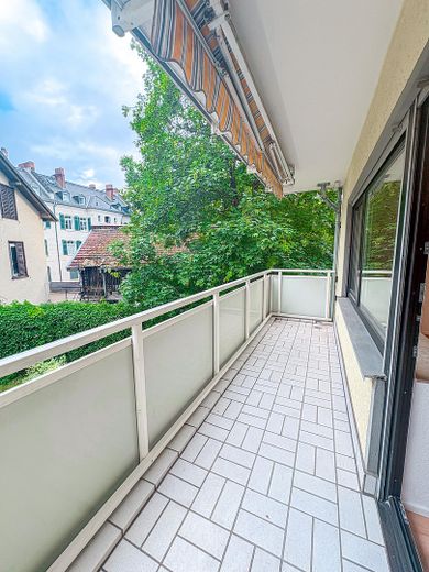 Ruhiger Balkon