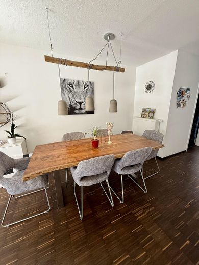 Stylisches Loft mit großer Terrasse – Esstisch 2