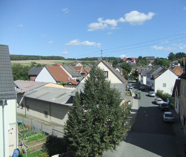 Wohnhaus in Idstein-Heftrich mit großem Innenhof, Scheune und Nebengebäuden – Ausblick vom Wohnhausdach