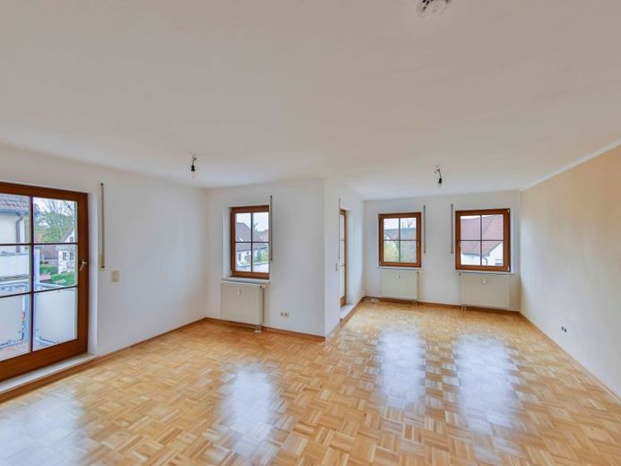 Bezugsfrei: 2-Zimmer-Wohnung mit zwei Balkonen und PKW-Stellplatz in Leegebruch zu verkaufen – Foto 1