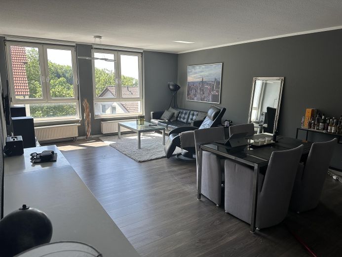 Luminoso apartamento de 2 habitaciones con amplia zona de estar y plaza de garaje subterráneo en Witten Annen – Wohnzimmer