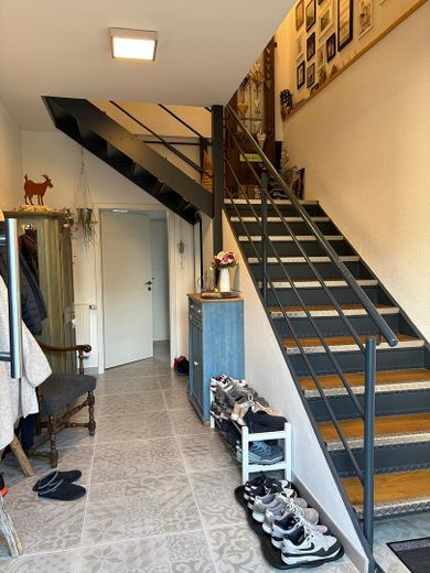 Stilvolles Landhaus mit vielseitig nutzbarer Werkstatt – Eingangsbereich