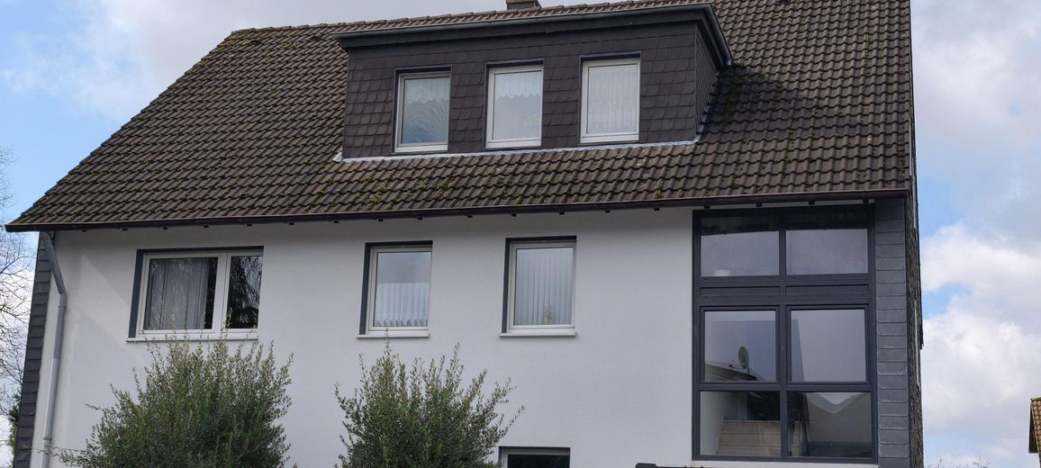 Charmante 3 Zimmer Wohnung – 3 Familien Haus