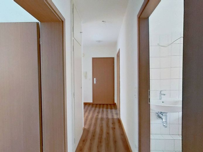 Ihr neues Wohlfühlzuhause in Rendsburg: Geräumige 3-Zimmer-Wohnung mit EBK und BALKON – Flur