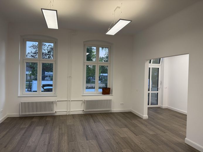 Commercial space for medical practice, practice, cosmetics, massage, office or law firm in RUDOW, 160 m2 for rent – Photo 33