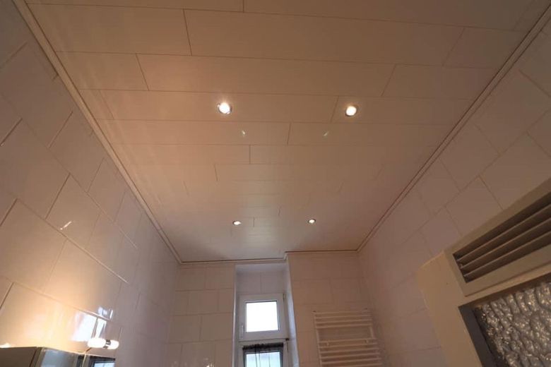 Decke mit LED Spots 6ZKB