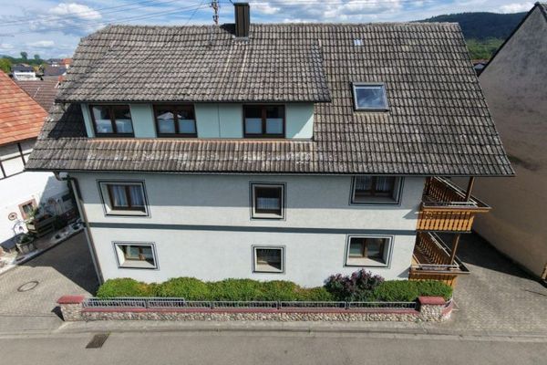Großzügiges Mehrgenerationenhaus mit Scheune, Werkstatt und vielseitigem Entwicklungspotenzial