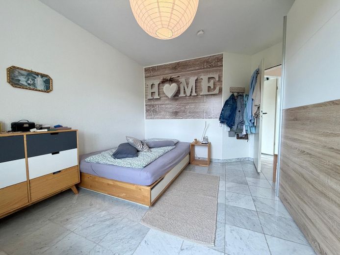 01.09 tarihinden itibaren kiralanabilir, Schlebusch'ta büyük balkonlu aydınlık 3 odalı daire – Schlafzimmer 