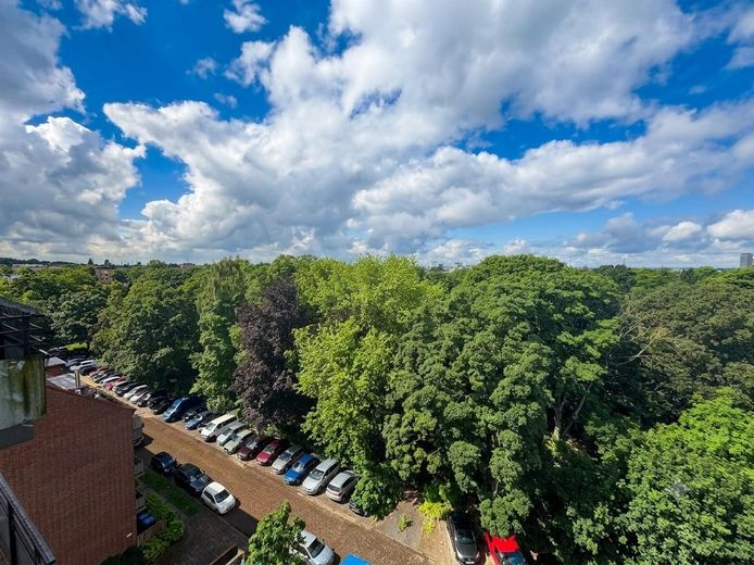 Wolne od zaraz – mieszkanie nad dachami Eilbek, z szerokim widokiem na Jacobipark aż po port. – Ausblick vom Balkon