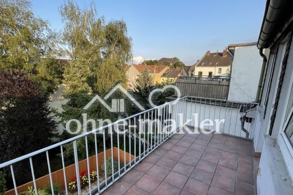 NEU renoviertes Appartement mit großem Balkon + EBK