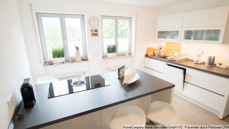Renovierte Maisonette mit angenehmer Möblierung und großer Terrasse sowie 2 Balkone für 3-12 Monate in Kirchzarten-Burg – d1e3898da5db3398dffd503527c339b572472dbc.jpg