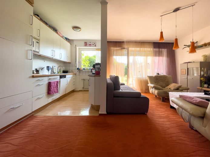 Wohnzimmer und Küche