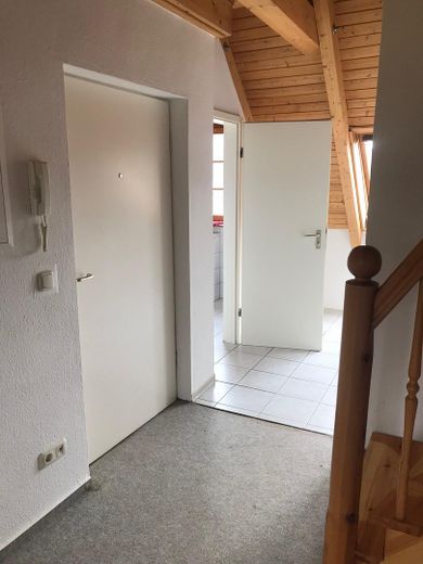 Stylische DG-Maisonette in Mirow – Flur - Eingangsbereich