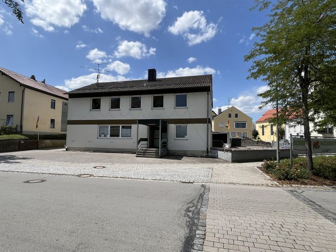 Dawny budynek pocztowy w centralnej części miejscowości – działka 1.022 m² z wieloma możliwościami – Photo 4