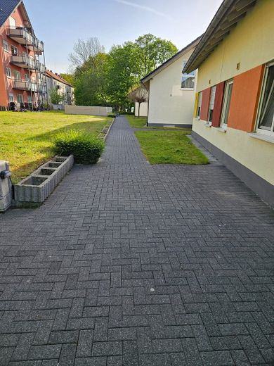 MFH Bielefeld a.d.Landwehr mit 30 Wohnungen, Mietrendite ca. 5% – Zuweg Doppelhäuser