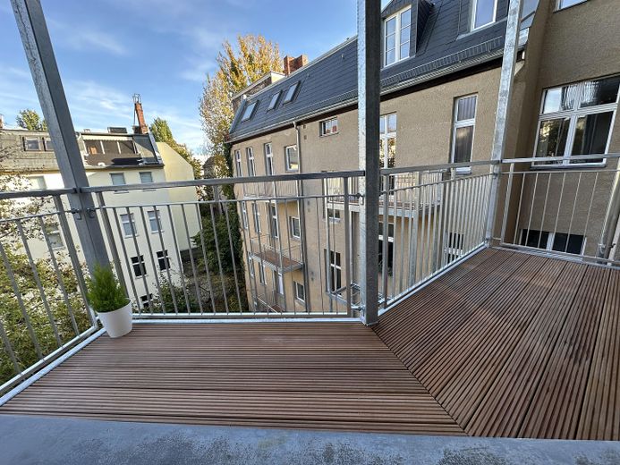 Luminoso appartamento arredato in edificio d’epoca con balcone a Berlino-Friedenau – Balkon