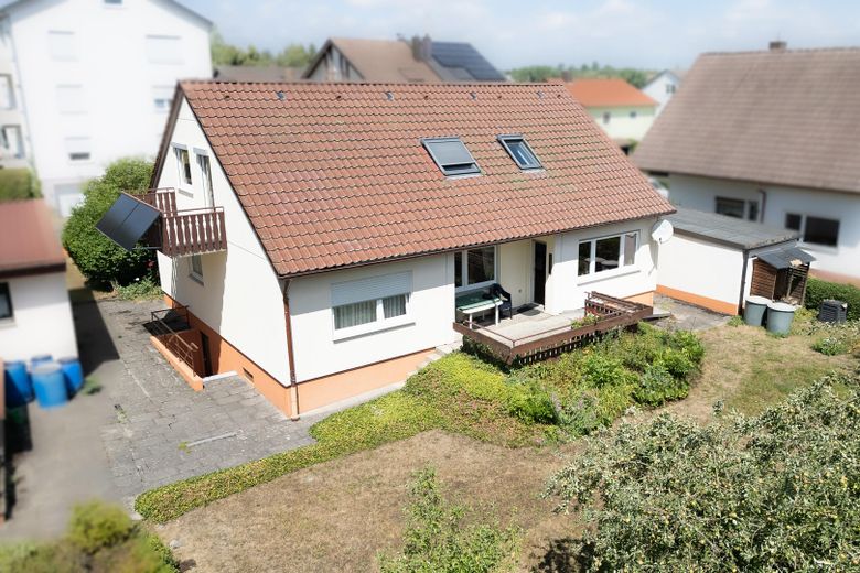 Provisionsfreies Einfamilienhaus mit Einliegerwohnung und Garage – Foto 4