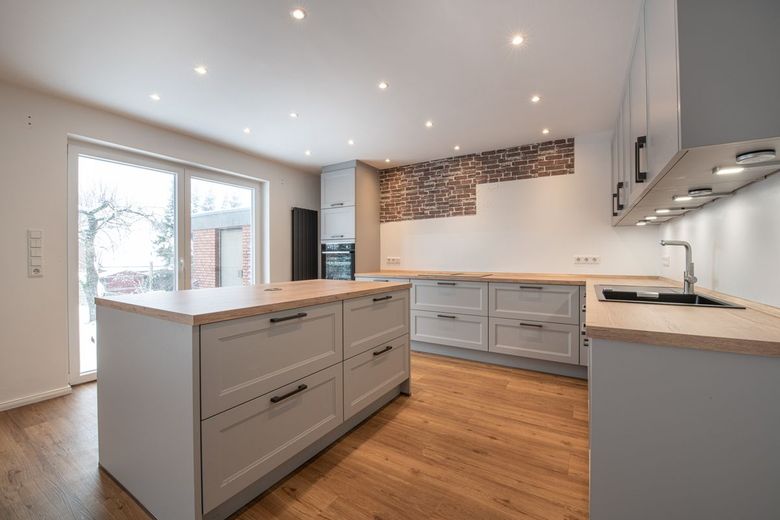 1-Fam. Haus in Harrislee inkl. tollem Grundriss, EBK &amp; Fernwärme – EG Küche 1