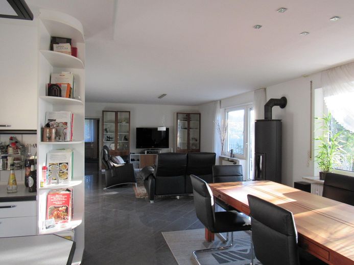 Wohn-Ess-Bereich mit Küche