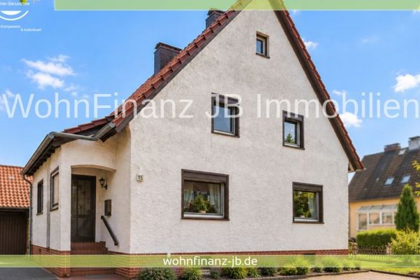 Provisionsfrei - Großes Einfamilienhaus mit Einliegerwohnung, Keller, Garage und großem Grundstück