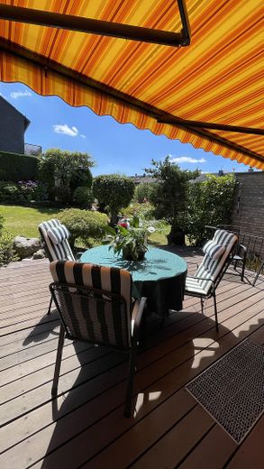 PROVISIONSFREI! Außergewöhnlich gepflegtes Reihenhaus,schöne Sonnenterrasse,Garten,Garage – schöne Terrasse