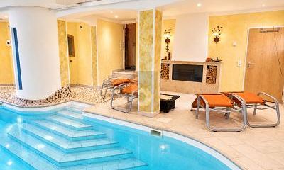 PISCINA COPERTA, SAUNA E 3 UNITÀ – 1790373746_68e3f9d.jpg
