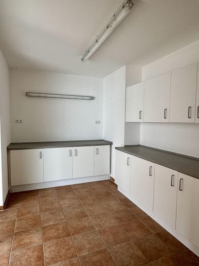 Casa unifamiliare indipendente in una posizione speciale ai margini dei campi, con ampie superfici terrazzate – Hauswirtschaftsraum