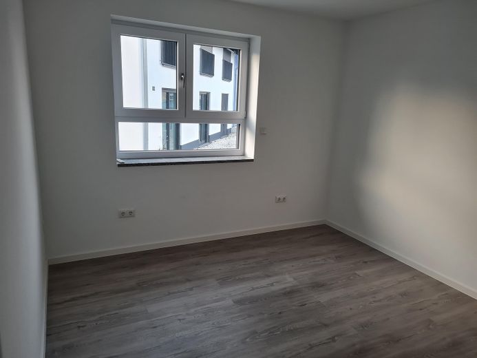 **Neubau Erstbezug, Traumhafte und moderne 4-ZIMMER EG.-Maisonette Whg. in Bischofsheim** – Kinderzimmer/Arbeitzimmer 