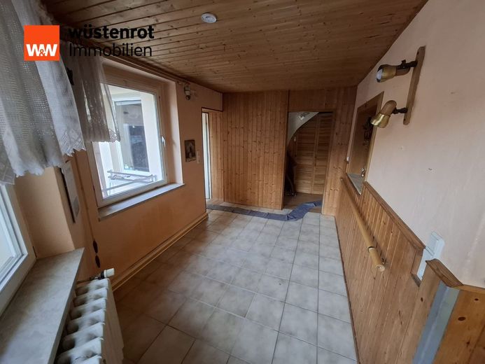 Doppelhaushälfte mit traumhaftem Grundstück und Ausbaupotenzial für ein zusätzliches Hinterhaus in Schwielowsee zu verkaufen... – Essbereich