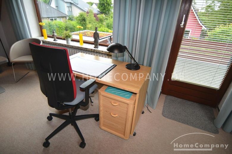 Hübsche 2-Zimmer-Dachgeschoßwohnung in Kiel-Heikendorf mit großer Dachterrasse, möbliert – 16b1b4314280d54e3147783e7794d6cc63eab964.jpg