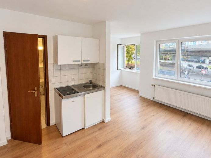 Schönes möbliertes 1 Zimmer Apartment im 1.OG in Ludwigshafen zu vermieten. – Zdjęcie 1