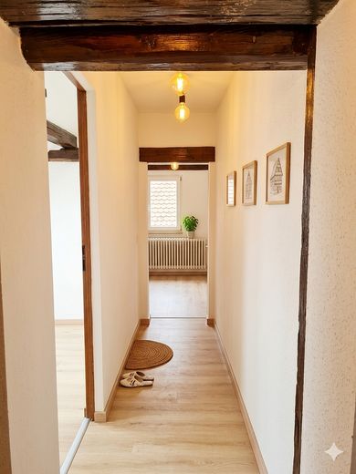 Friedberg merkezinde aydınlık 3 odalı daire – Foto 1