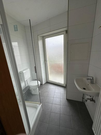 Charmante 2-Zimmer-Wohnung mit Balkon & Tageslichtbad in zentraler Lage von Bad Kreuznach – Bad