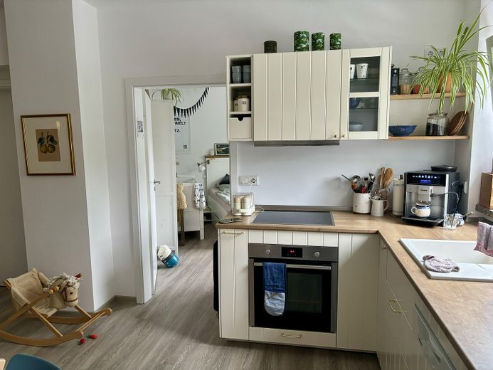 Wertbeständiges Mehrfamilienhaus mit langfristigem Entwicklungspotenzial – provisionsfrei – Küche Wohnung