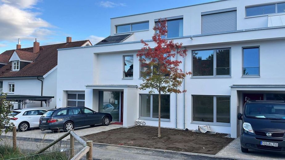 SENSATIONELL! Helle 3-Zimmer Garten-Wohnung mit schöner Terrasse und kleinem Garten – .