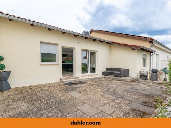 Moderne Wohnung mit großzügiger Terrasse – फोटो 1