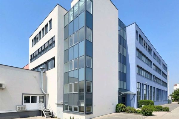 979 m² Lagerfläche in Heusenstamm zu vermieten