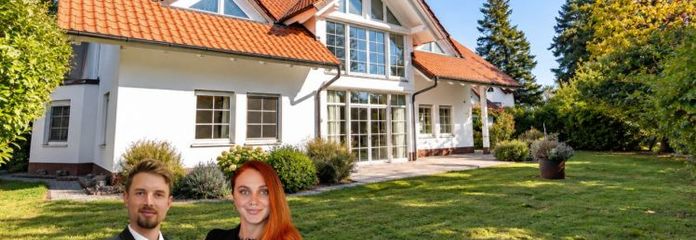 Więcej przestrzeni. Więcej swobody. Więcej domu. – Wysokiej jakości dom dwurodzinny w Apfeltrach