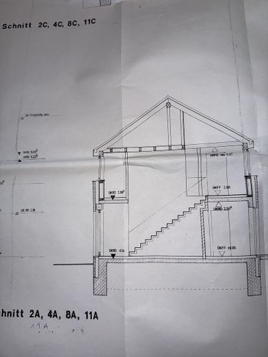 Zmodernizowany dom bliźniaczy przy obszarze chronionego krajobrazu / bez prowizji – Schnitt